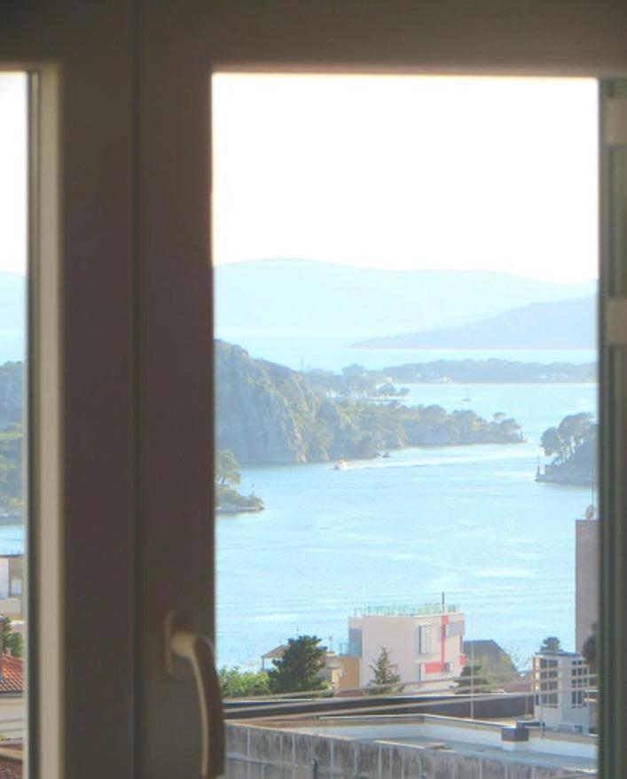 Apartment Simaris - Spacious With Terrace And Sea View Шибеник Екстер'єр фото