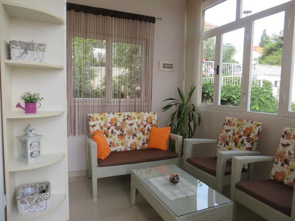 Apartment Simaris - Spacious With Terrace And Sea View Шибеник Екстер'єр фото