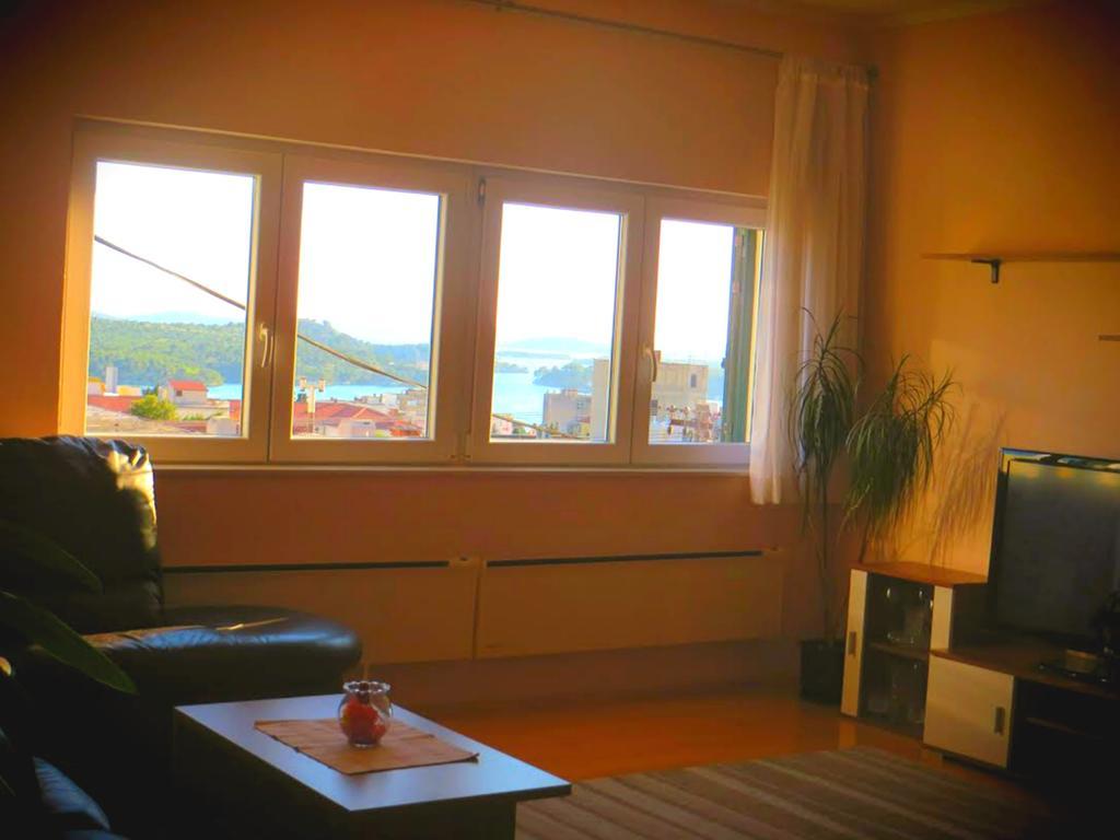Apartment Simaris - Spacious With Terrace And Sea View Шибеник Екстер'єр фото