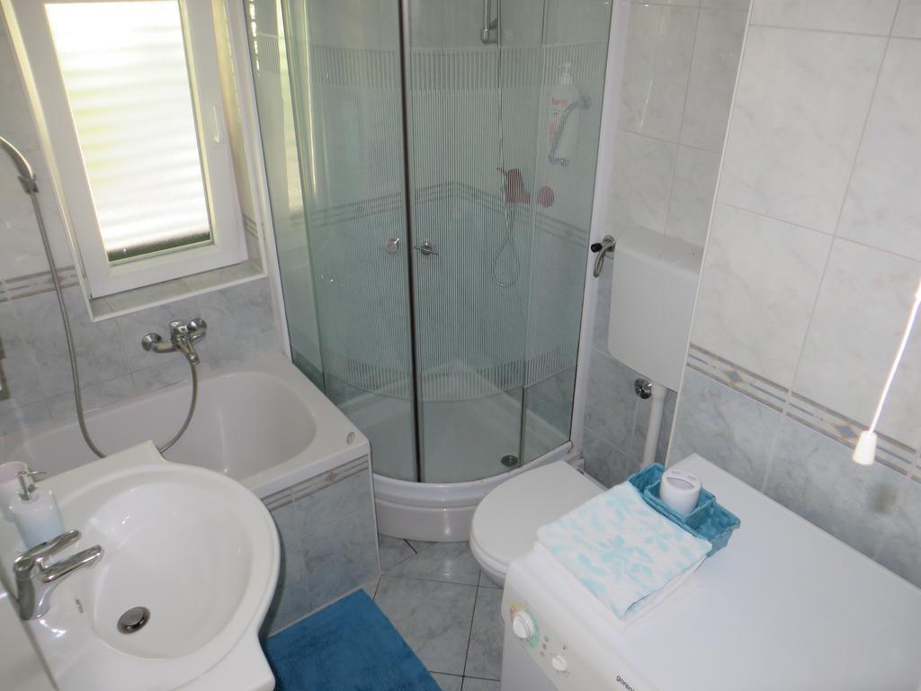 Apartment Simaris - Spacious With Terrace And Sea View Шибеник Екстер'єр фото