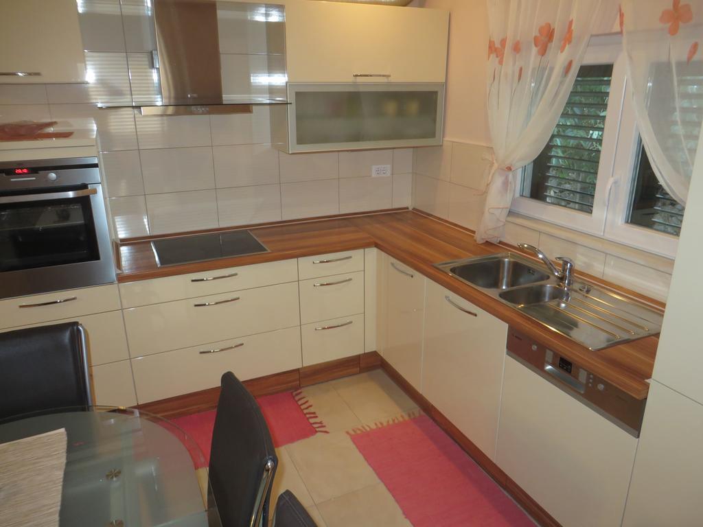 Apartment Simaris - Spacious With Terrace And Sea View Шибеник Екстер'єр фото